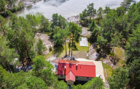 Cozy Home In Säffle With Lake View